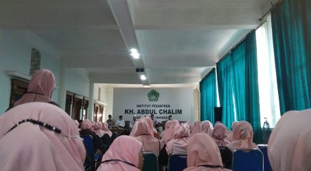 Komplek R Studi Banding ke Institut Pesantren KH Abdul Chalim (IKHAC) Mojokerto